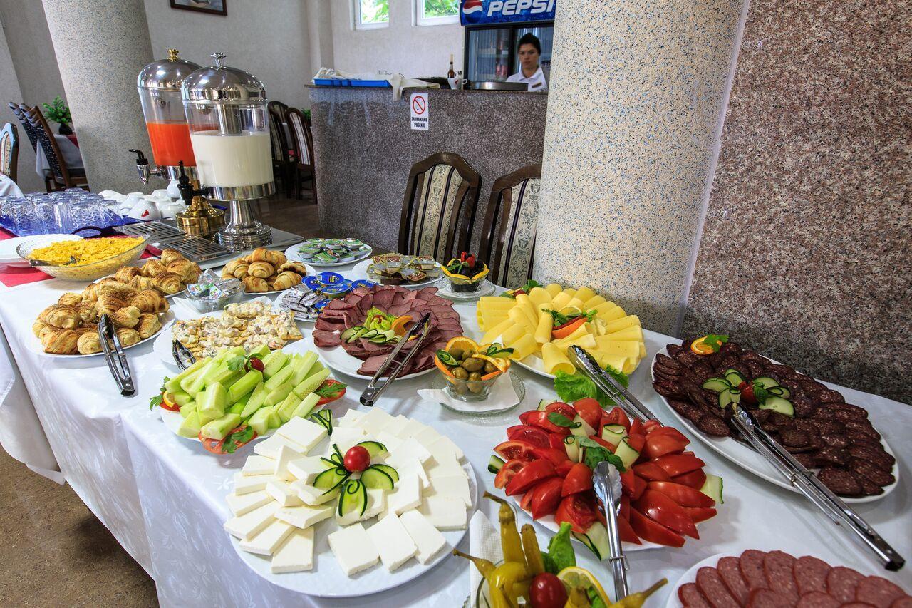 Hotel Hoti Ulcinj Kültér fotó