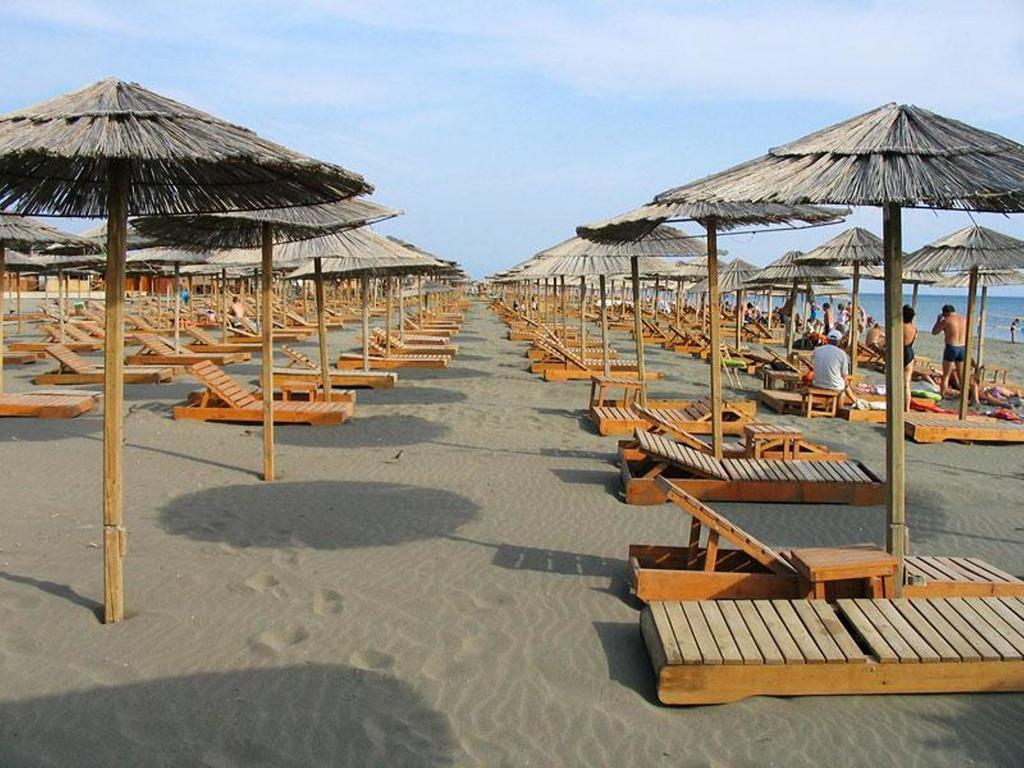 Hotel Hoti Ulcinj Kültér fotó